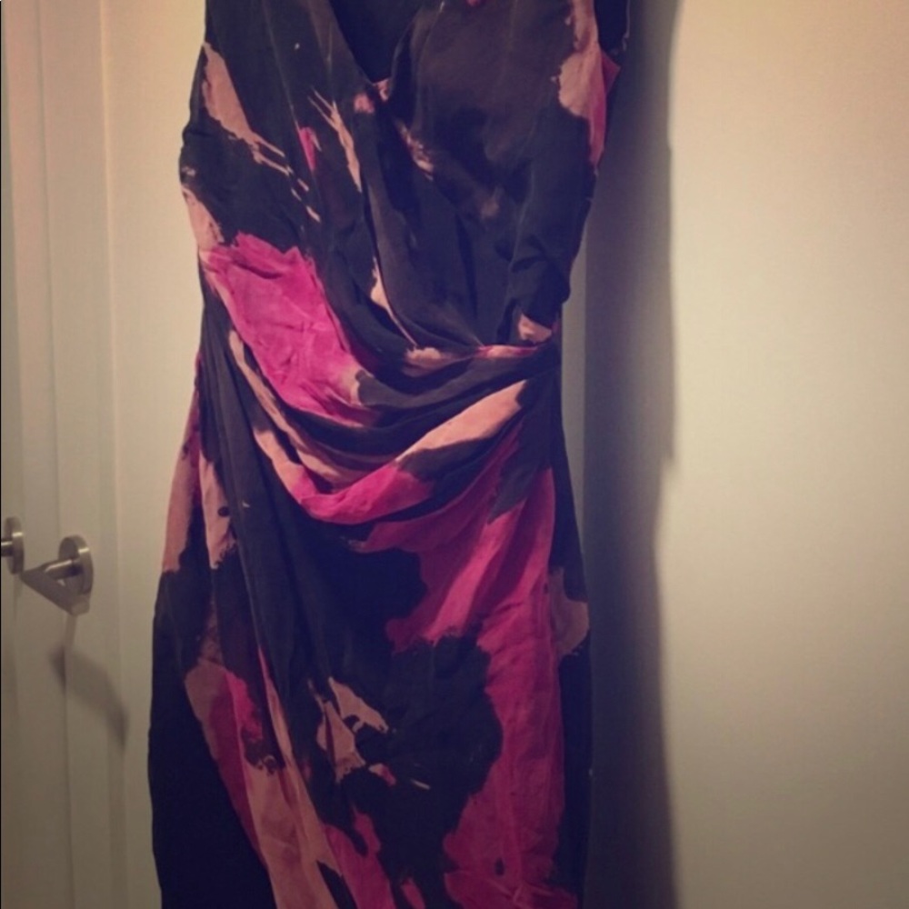 Diane Von Furstenberg silk dress size 2. Donated